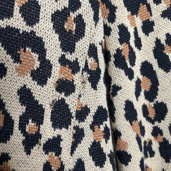St. John Separates Leopard Button down Sweater Coat‎ - Picture 8 of 13